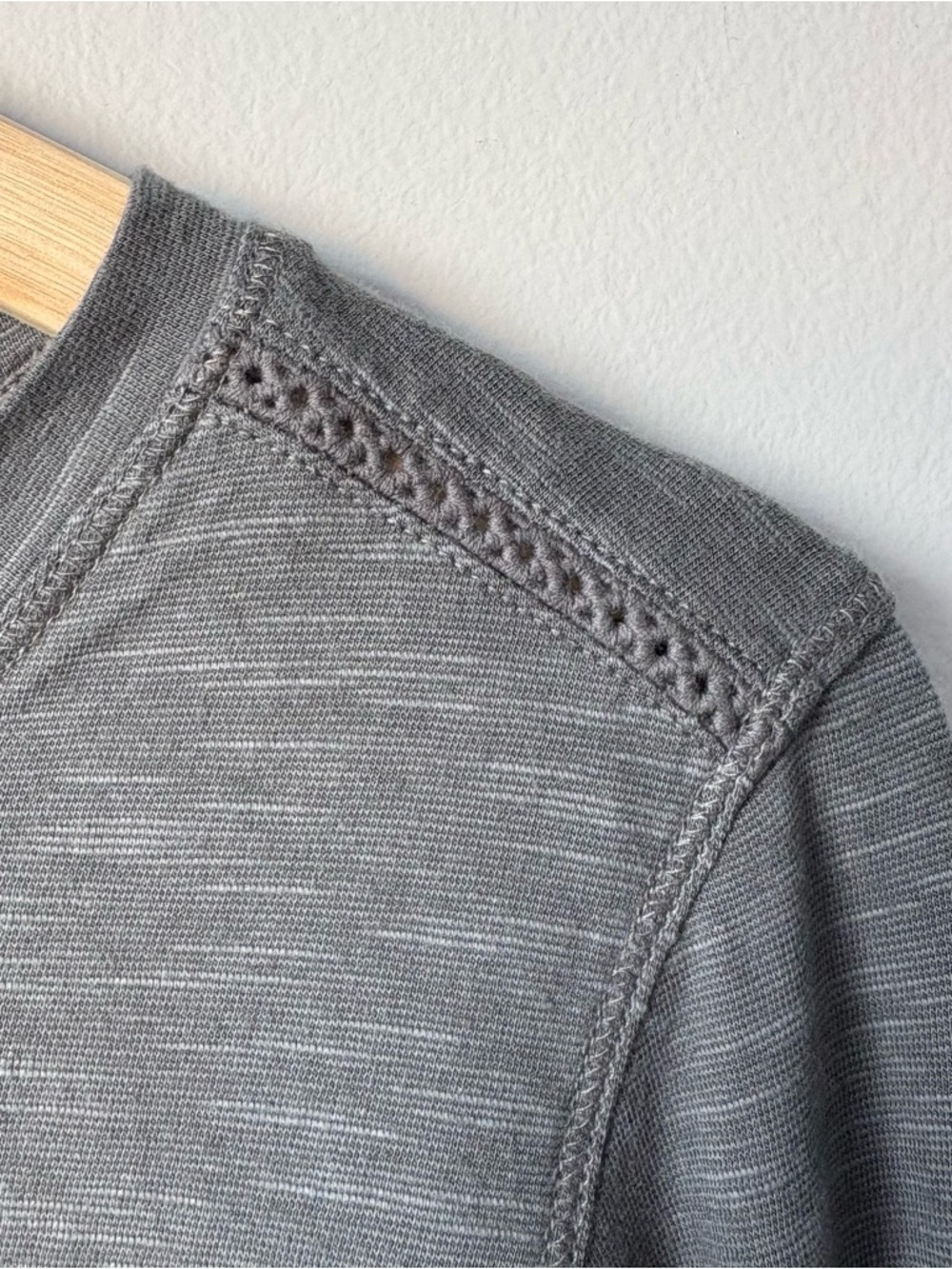 Columbia Grey Heather Long Sleeve Crewneck size Medium - Picture 4 of 13